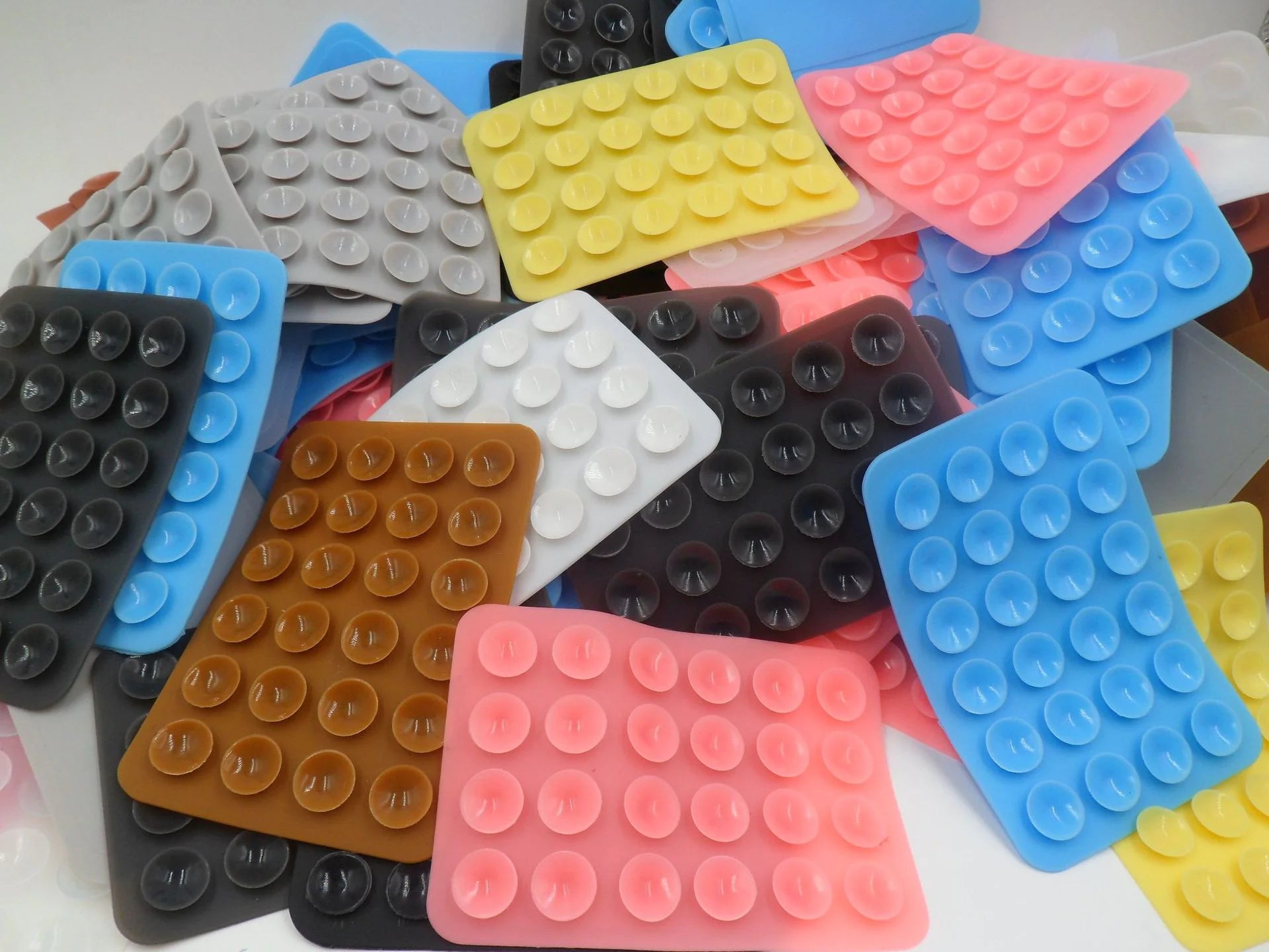 Sturdy 24-Suction Device Holder